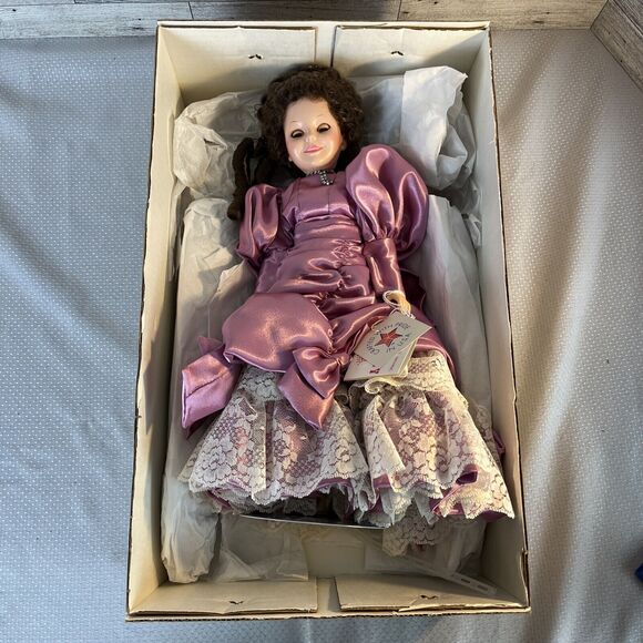 Signed Royal House of Dolls ''A Night at the Opera'' 1991 Metropolitan #611 - Picture 1 of 10